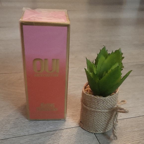 Juicy Couture Oui Sealed Red and Gold Box - Picture 1 of 6